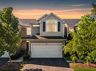 205 Durango Dr, Gilberts, IL 60136