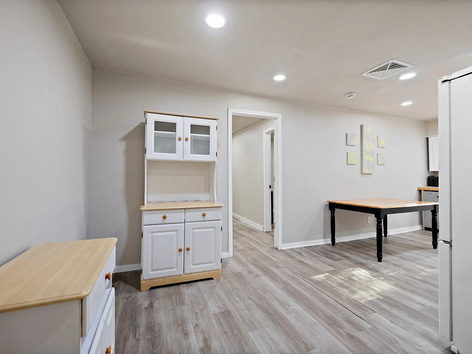 9 bed, 2894 sqft, $3,495 — Photo 4