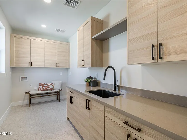 6324 N 10th Dr — Photo 14