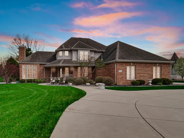 1149 Royal Dublin Ln, Dyer, IN 46311