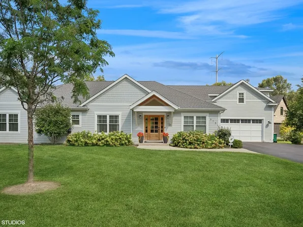 575 Earl Dr, Winnetka, IL 60093