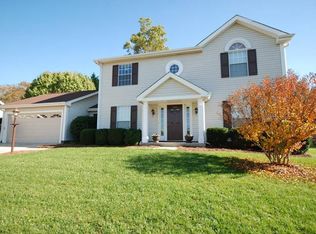 12649 Woodside Falls Rd, Pineville, NC 28134