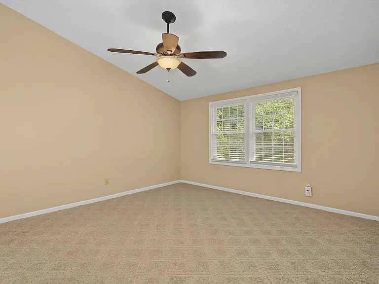 106 Dilworth Ct — Photo 35