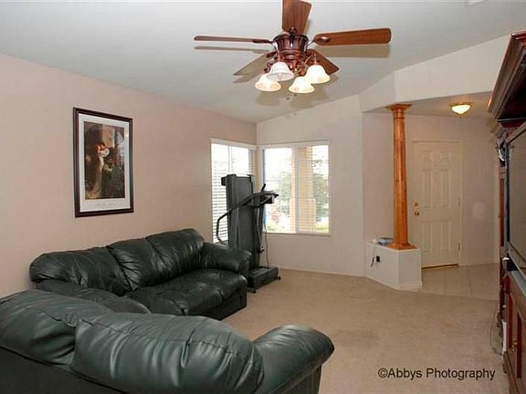 Entrance & Family Room