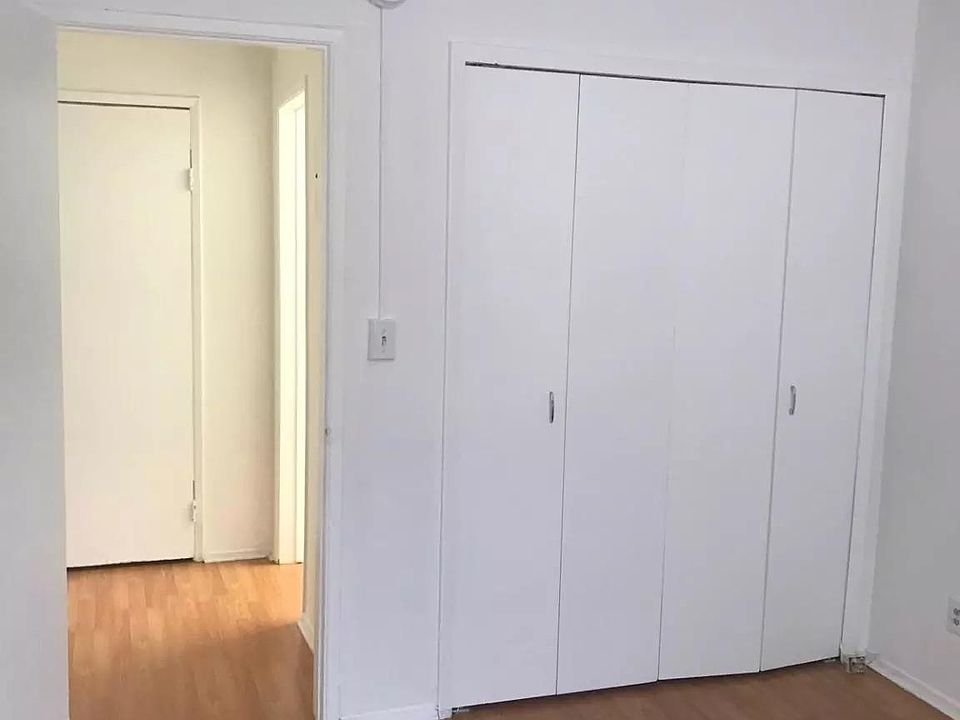 2nd image of 7235 Hollywood Blvd #419