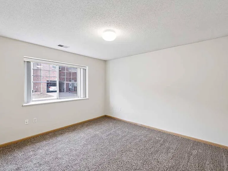 Northbrook Apartments — Photo 277