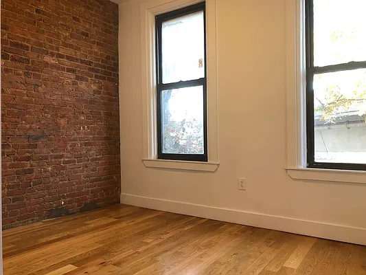 Rented by Premier Metro Realty Corp | media 18