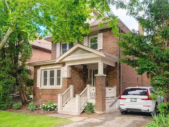 11 Dromore Cres, Hamilton, ON L8S 4A8