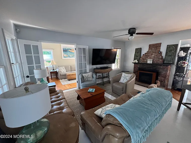 509 Riverwood Park — Photo 4