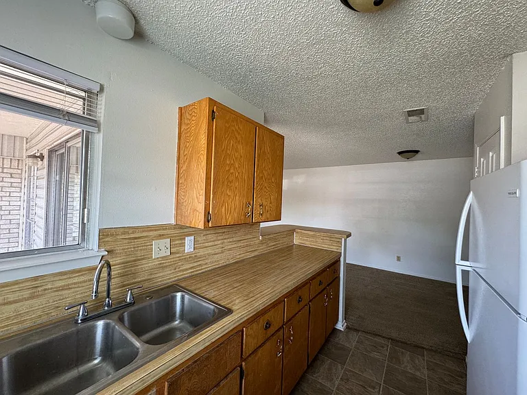 2112 Hinkle Ave — Photo 15