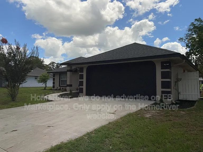 4021 NE 6th Ct — Photo 2
