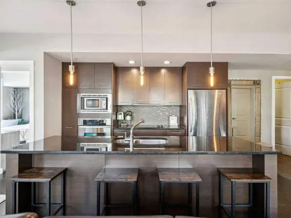 540 34th St NW #103, Calgary, AB T2N 2X7