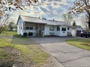 10 Happy Valley Rd, Saint Stephen, NB E3L2Z1