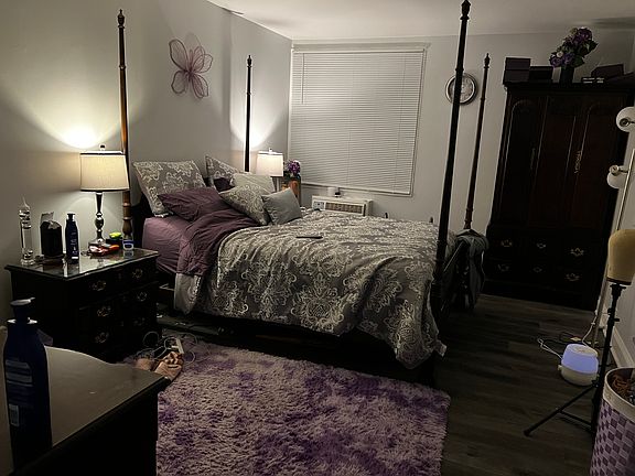 4th image of 1117 Leavitt Ave #2