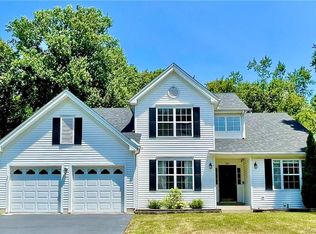 587 Oronoque Rd, Milford, CT 06461