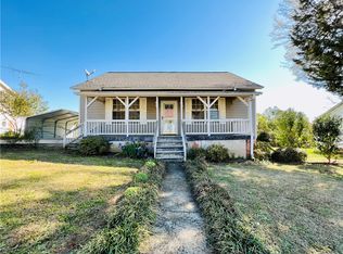 610 Aiken St, Calhoun Falls, SC 29628