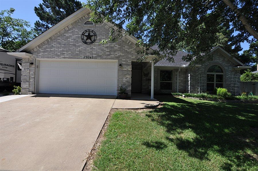 1st image of 19047 Pinedale Cir