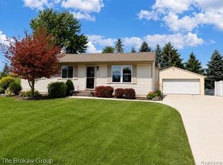1792 Northridge Ln, Lapeer, MI 48446