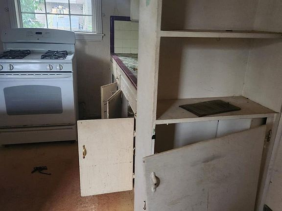 3rd image of 3190 Torres Ave