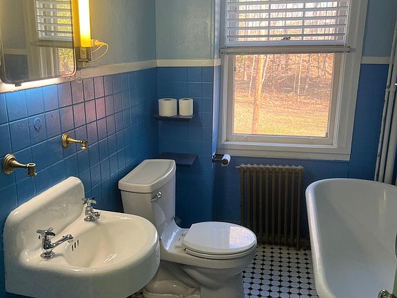 5th image of 555 Woonasquatucket Ave #1
