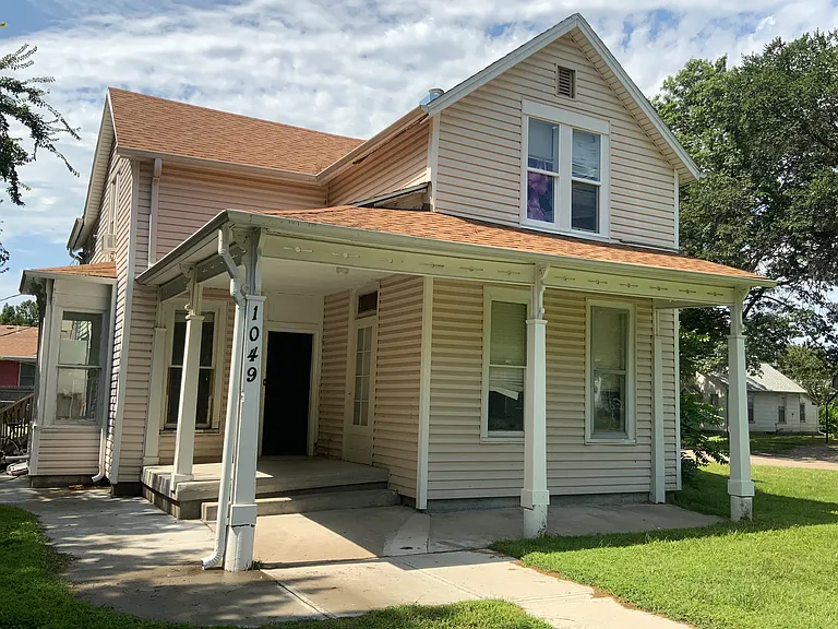 1049 N C St #1 — Photo 11