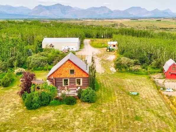 3409 Broadview St #9, Pincher Creek, AB T0K 1W0