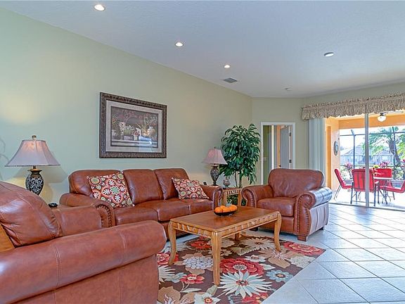 2nd image of 248 Golden Harbour Trl
