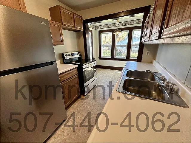 621 Oak St — Photo 5