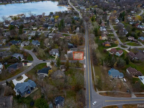 1469 Highmoor Way, Bloomfield Hills, MI 48302