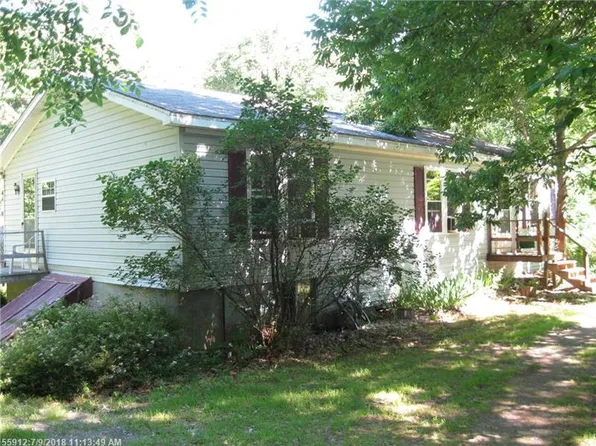 589 Troy Rd, Detroit, ME 04929