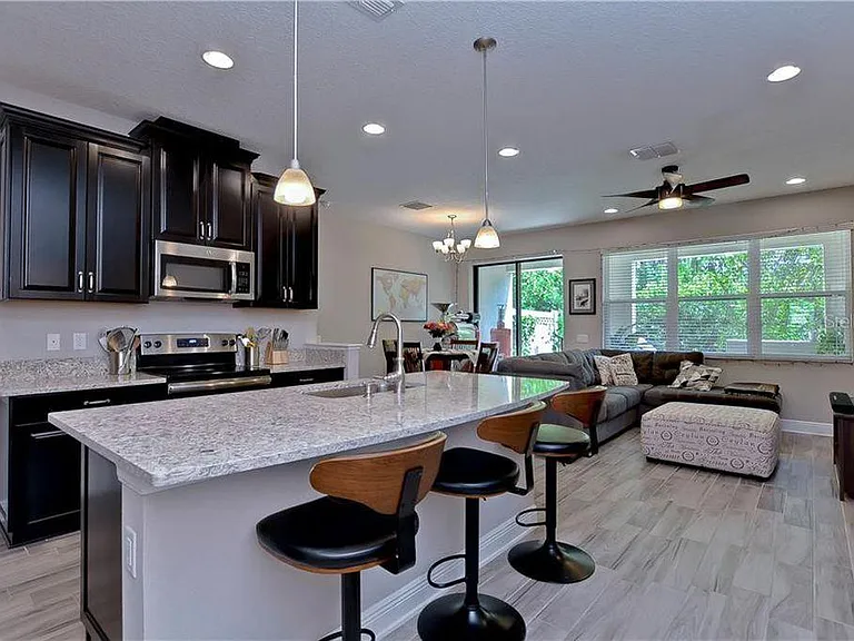 9252 Fox Sparrow Rd — Photo 2