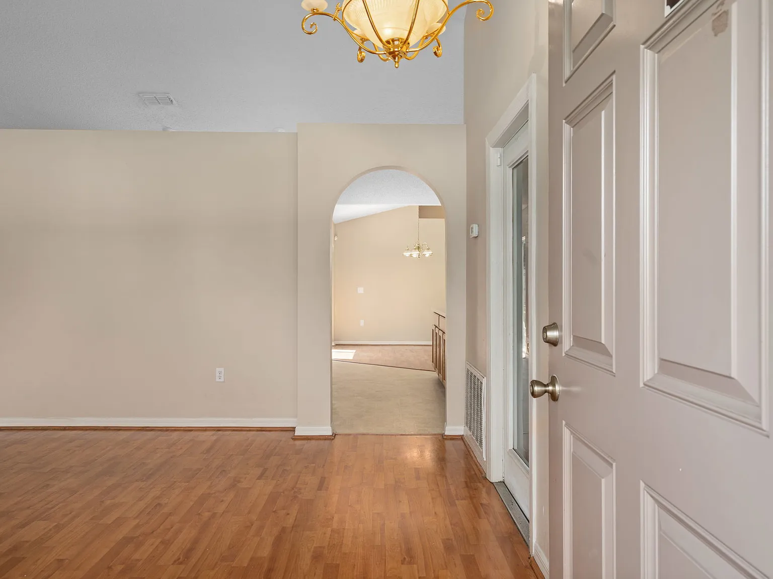 4 bed, 1750 sqft, $1,990 — Photo 4