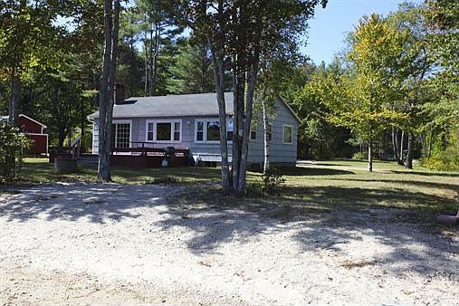 2nd image of 784 Pleasant St