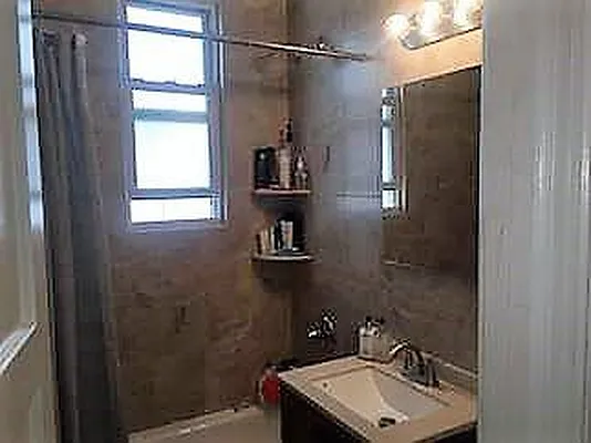 Rented by Alexiou Realty | media 27