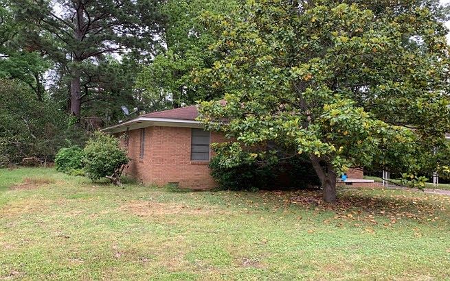 2nd image of 3203 S Poplar St