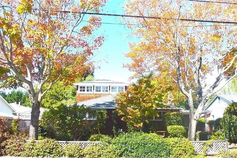 110 Valley Cir photo 1