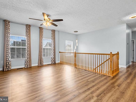 5th image of 2108 Streamway Ct