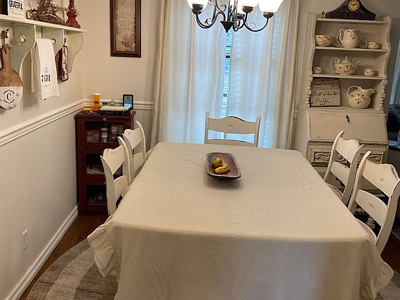 5th image of 2306 Margaret St