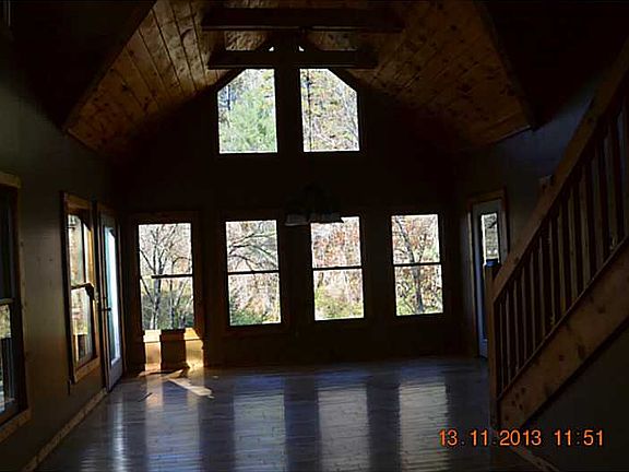 5th image of 626 Ashley Dr