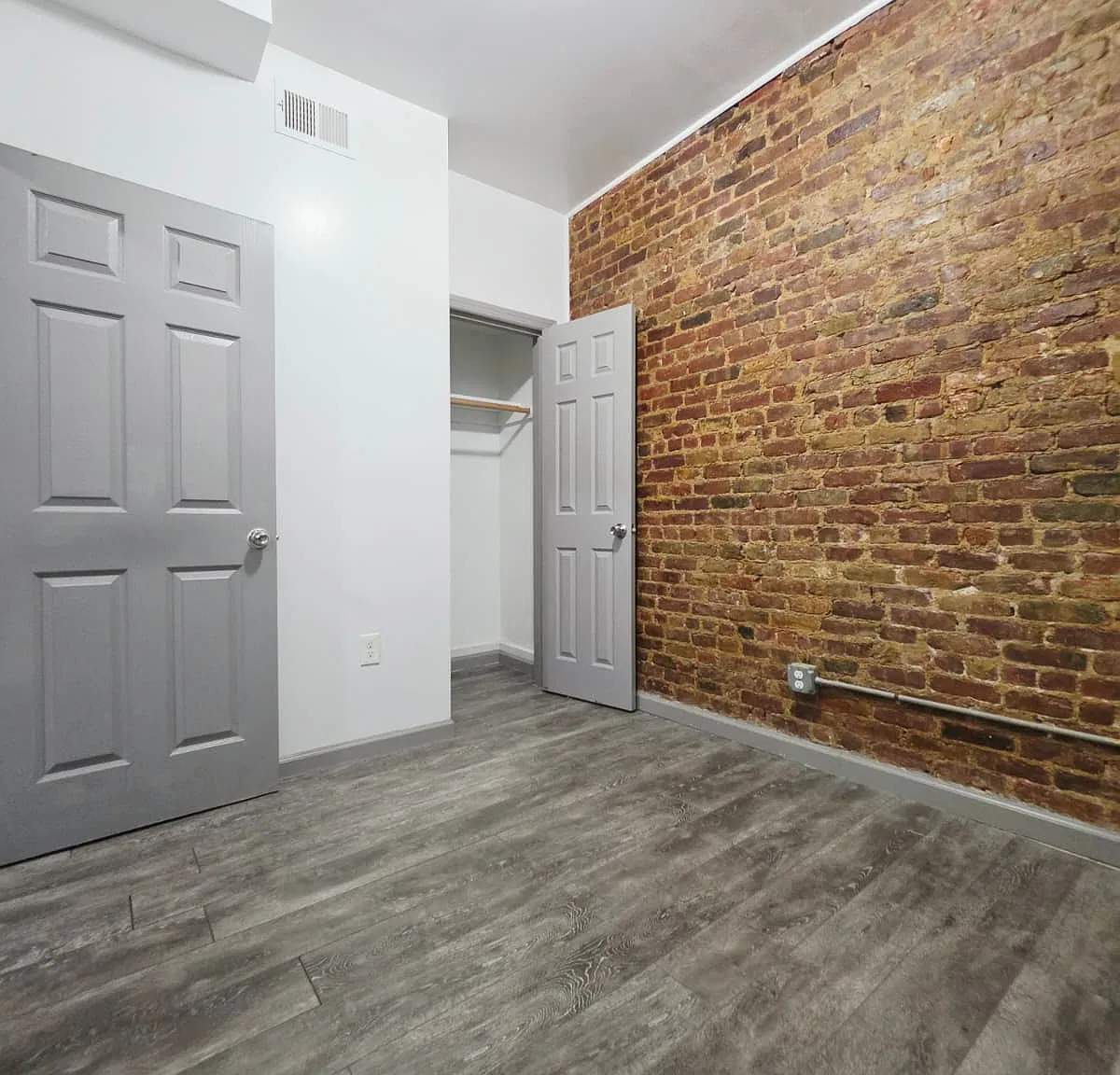 235 Martin Luther King Dr — Photo 3