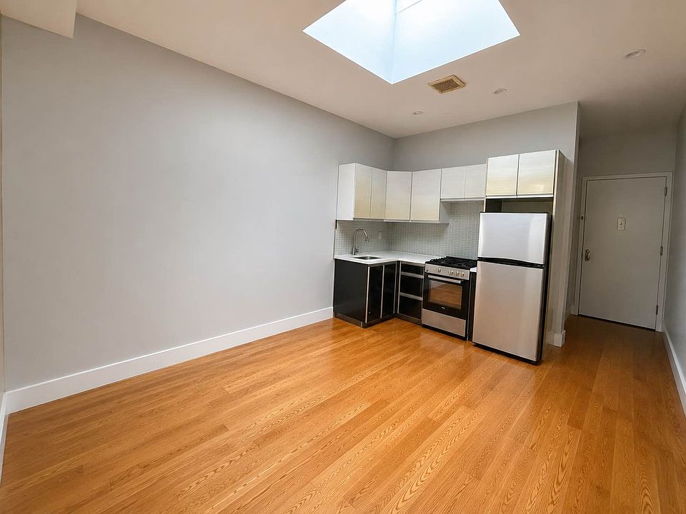 1st image of 1100 De Kalb Ave #2F
