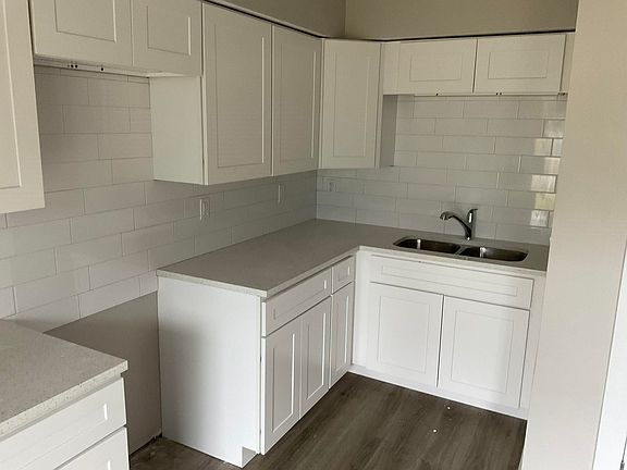 2nd image of 318 Arricola Ave
