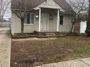 5914 Whitefield St, Dearborn Heights, MI