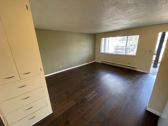 4th image of 1809 H St SE APT 10