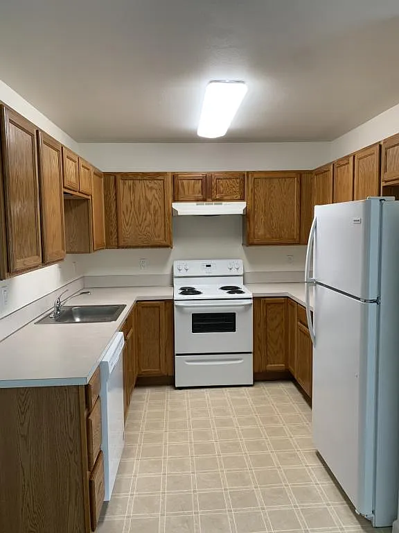 221 NW 3rd St, unit 3 — Photo 1