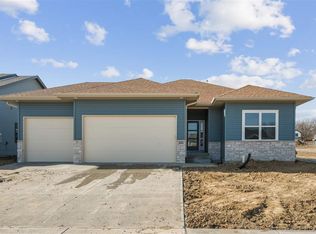 235 Chadwick Ln, Iowa City, IA 52245