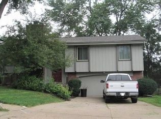 9537 Ruggles St, Omaha, NE 68134