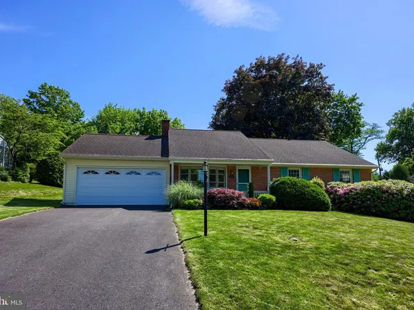 1520 Springside Dr, Lancaster, PA 17603