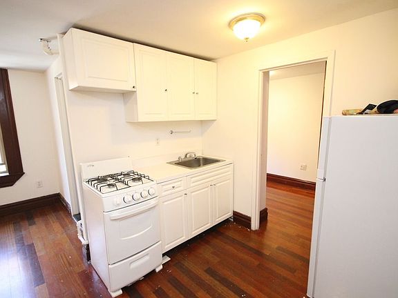 3rd image of 36 Avenue A #4C