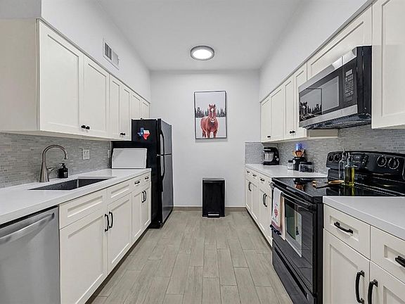 4th image of 9809 Richmond Avenue #E3